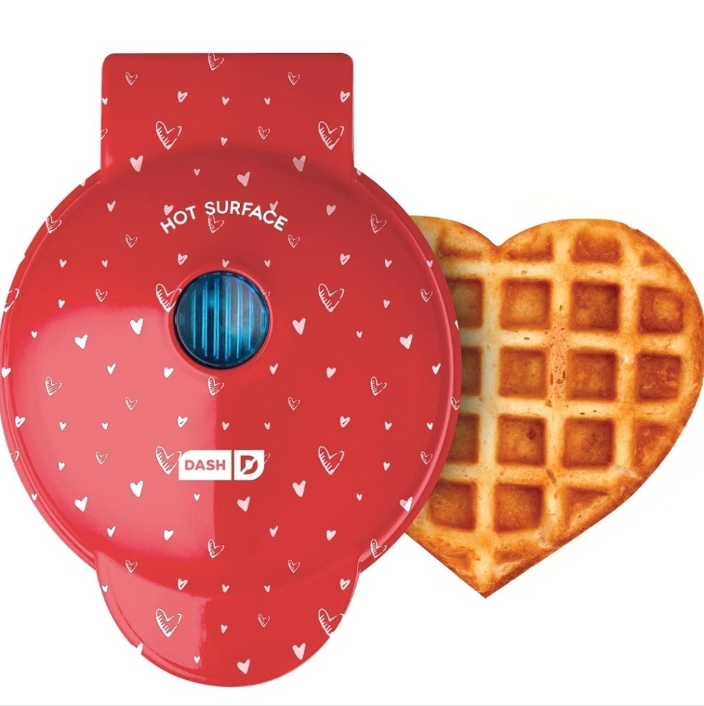 NEW Dash Red Heart Mini Waffle Maker